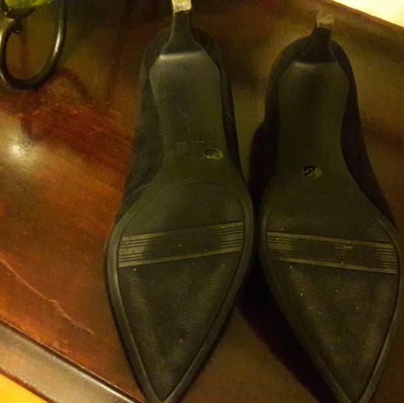 Shoes - Picture 3 of 4